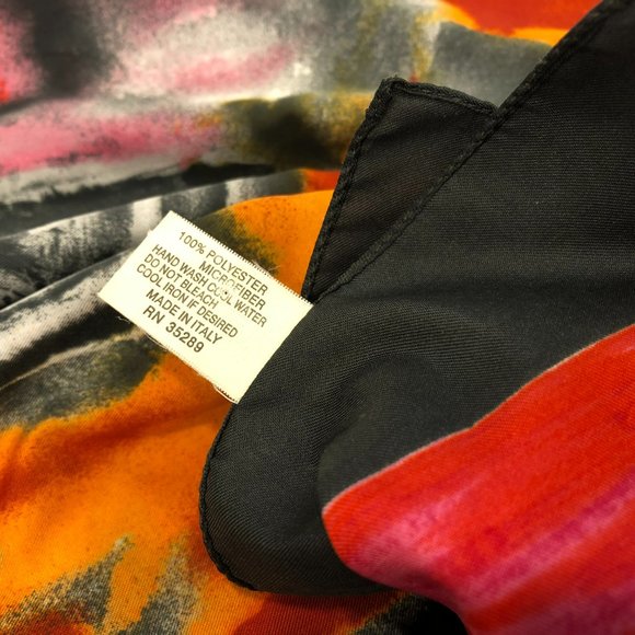 I D Unlimited Bright Fuchsia Pink Red Orange Black Square Scarf Made In Italy - Picture 11 of 12